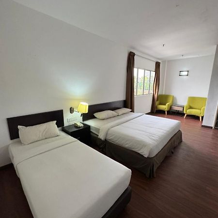 Hotel Pandan Johor Bahru Esterno foto