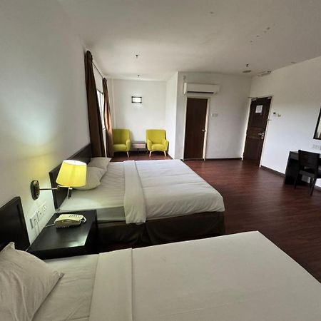 Hotel Pandan Johor Bahru Esterno foto