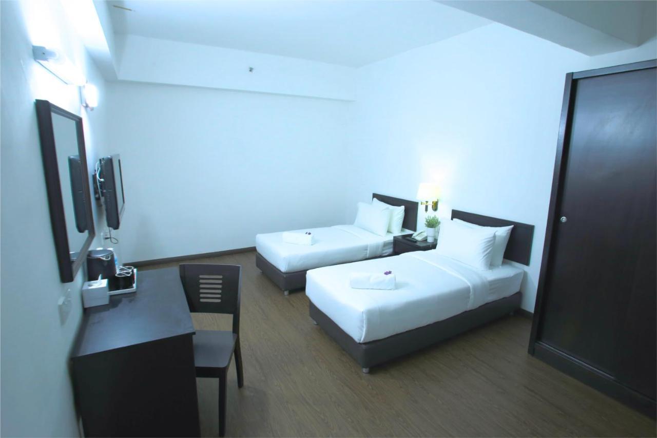 Hotel Pandan Johor Bahru Esterno foto