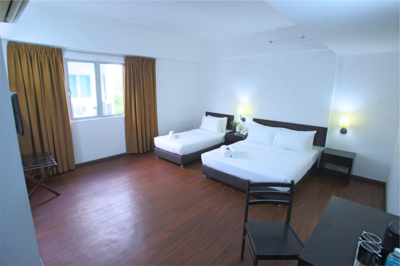 Hotel Pandan Johor Bahru Esterno foto
