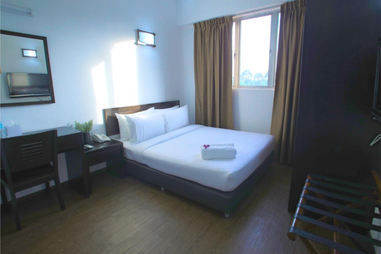 Hotel Pandan Johor Bahru Esterno foto