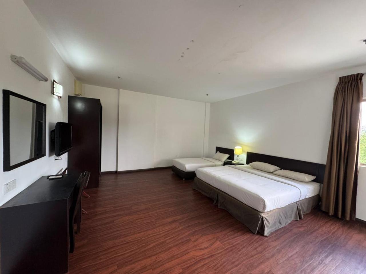 Hotel Pandan Johor Bahru Esterno foto