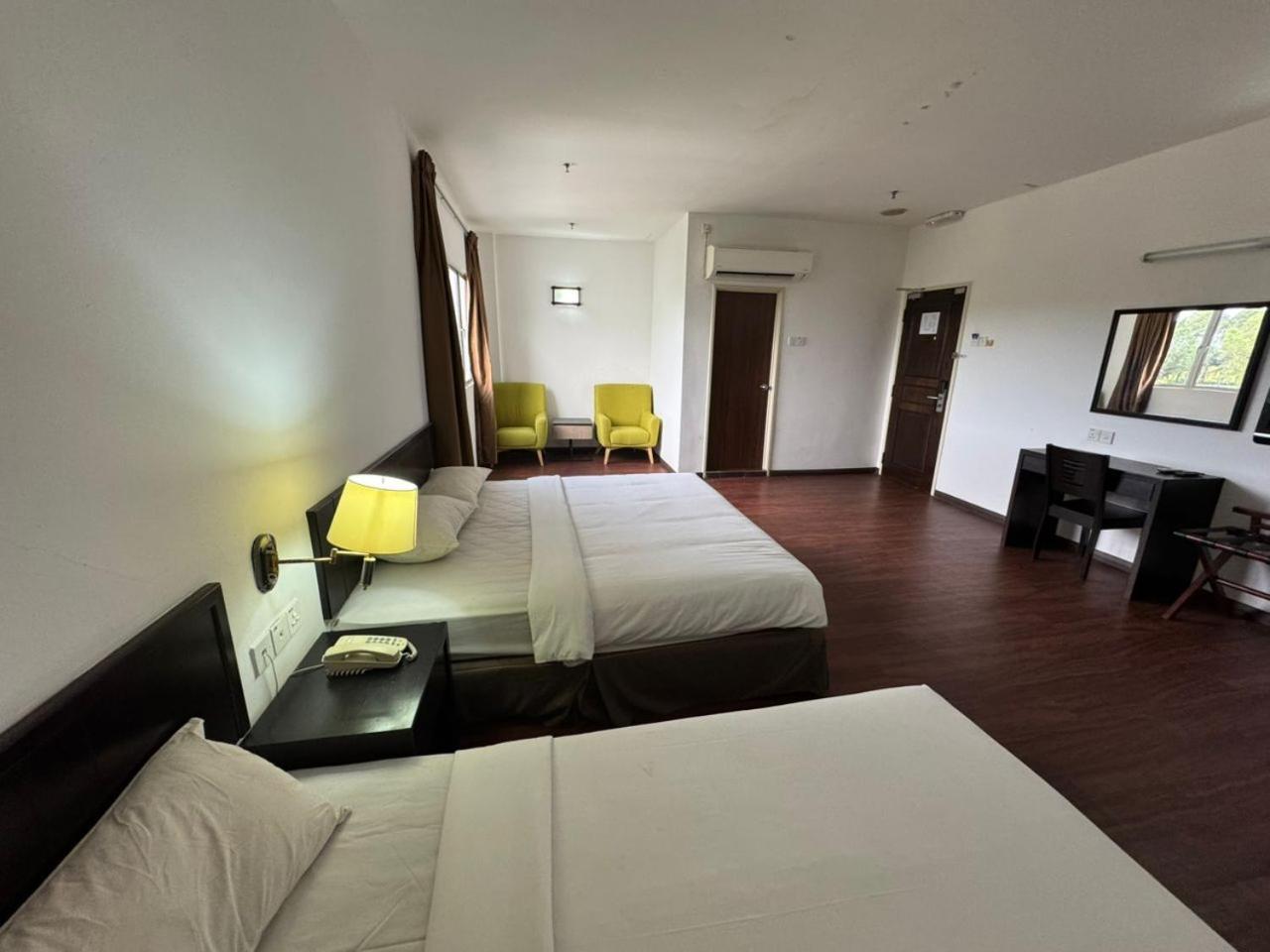 Hotel Pandan Johor Bahru Esterno foto