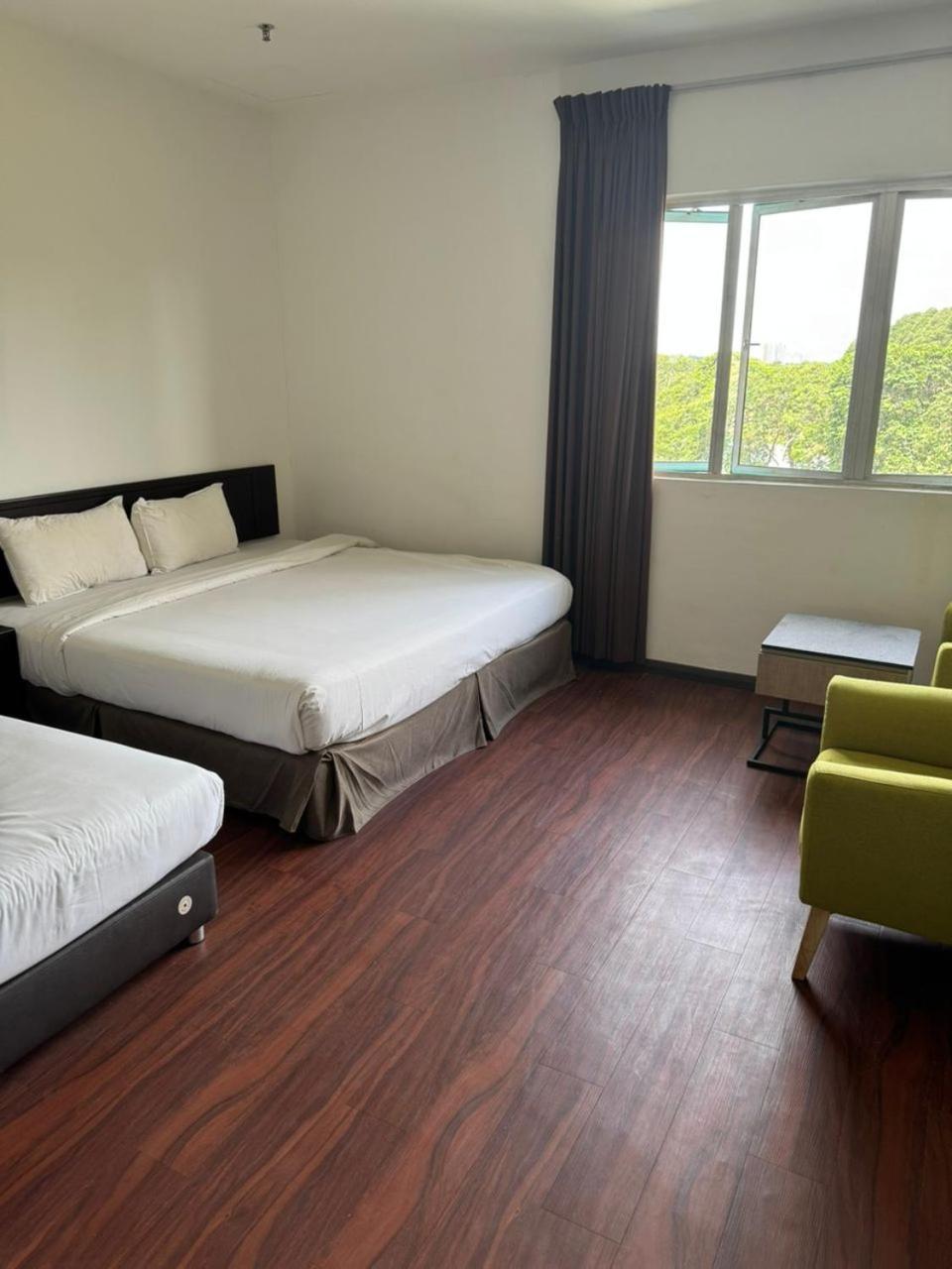 Hotel Pandan Johor Bahru Esterno foto